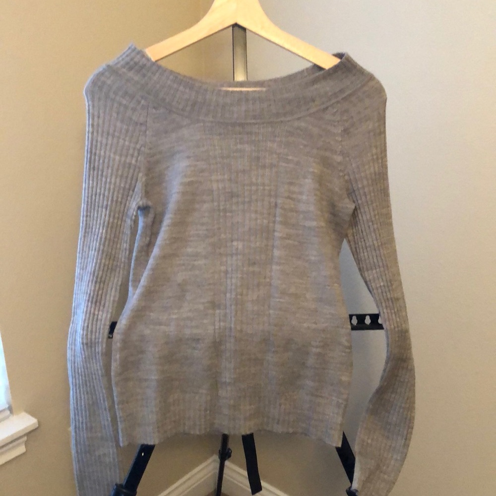 Long sleeve gray medium sweater